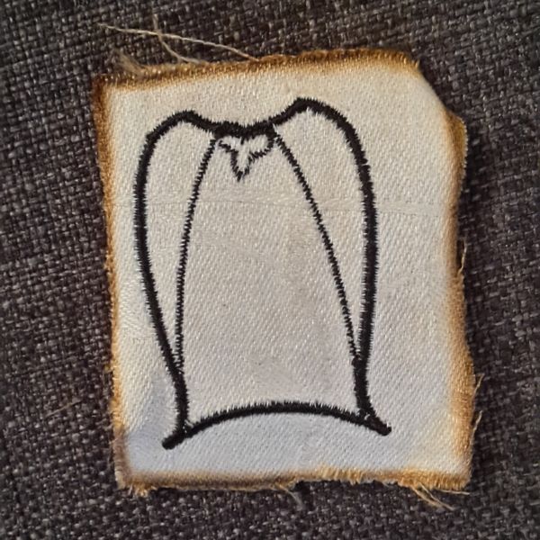 File:TatonEquipement manteau.jpg