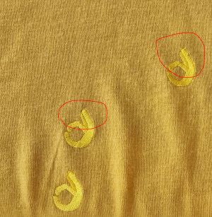 Pull-jaune-taches.jpg