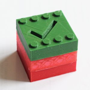 Legos empiles gacek.jpeg