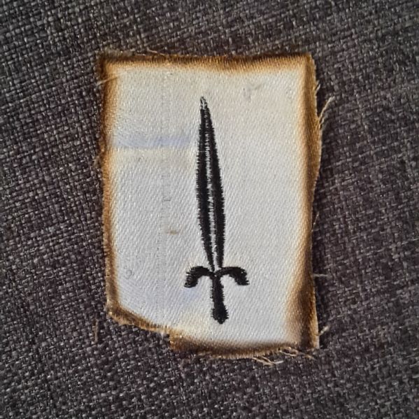 File:TatonEquipement epee.jpg