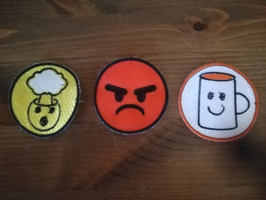 Trio badges brodeuse.png