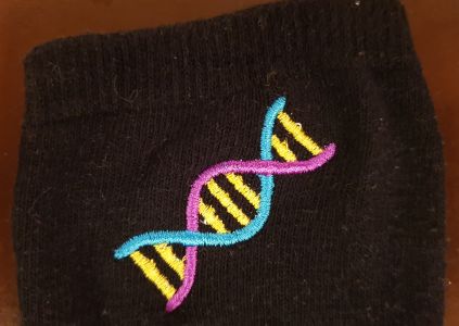 ADN brodé sur une chaussette en coton élastique