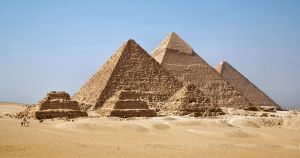 Pyramidguizeh.jpg