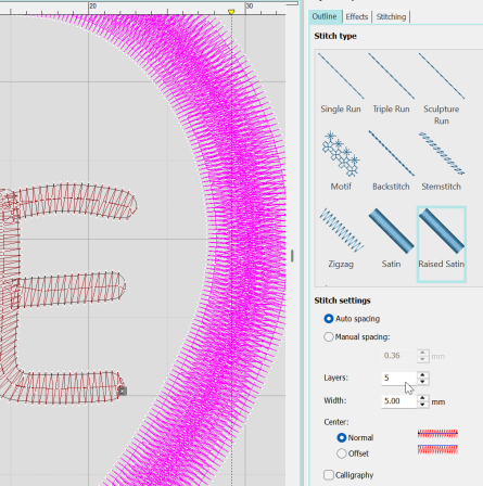 Zoom sur la simulation. Cinq couches exigent un satin relativement large.