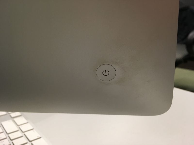 File:Bouton On iMac.jpg