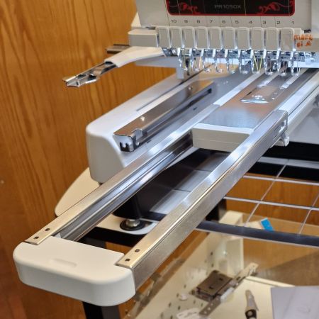 Table pour cadre tubulaire insérée