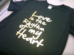 Tee-shirt avec papier d'aluminium