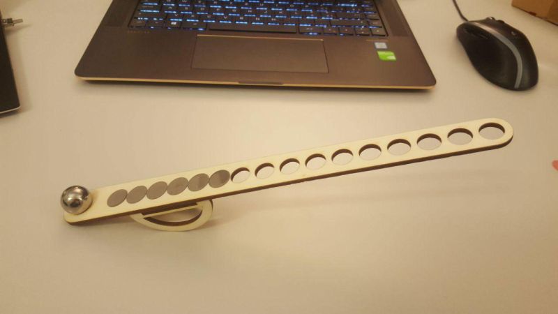 File:Balance-sans-richesses.jpg