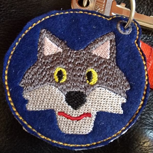 File:Keyfob-wolf-7cm (4).jpg