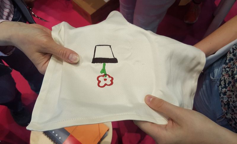 File:Broderie-serviette.jpg